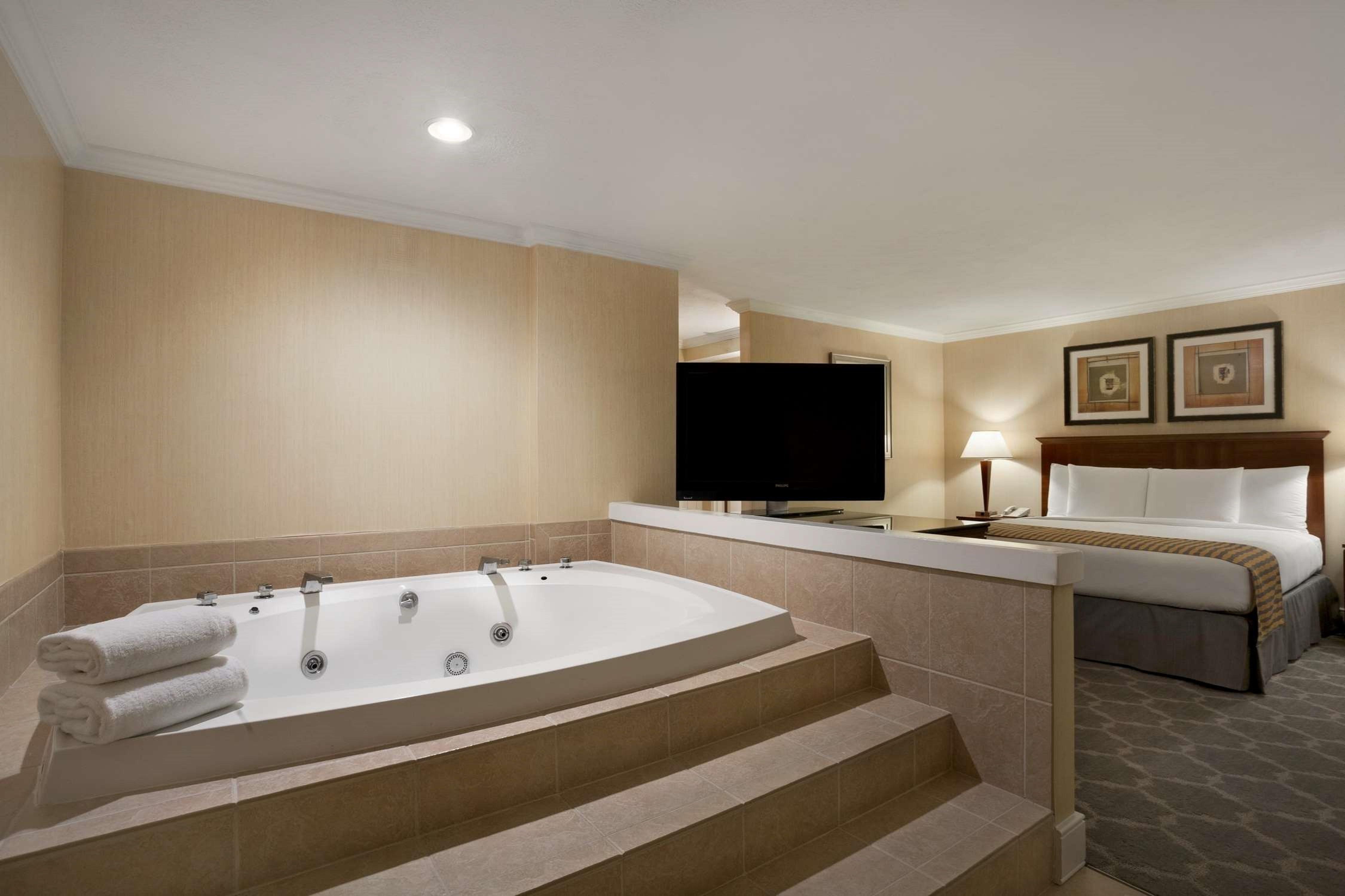 Doubletree By Hilton Hotel Salt Lake City Airport Экстерьер фото