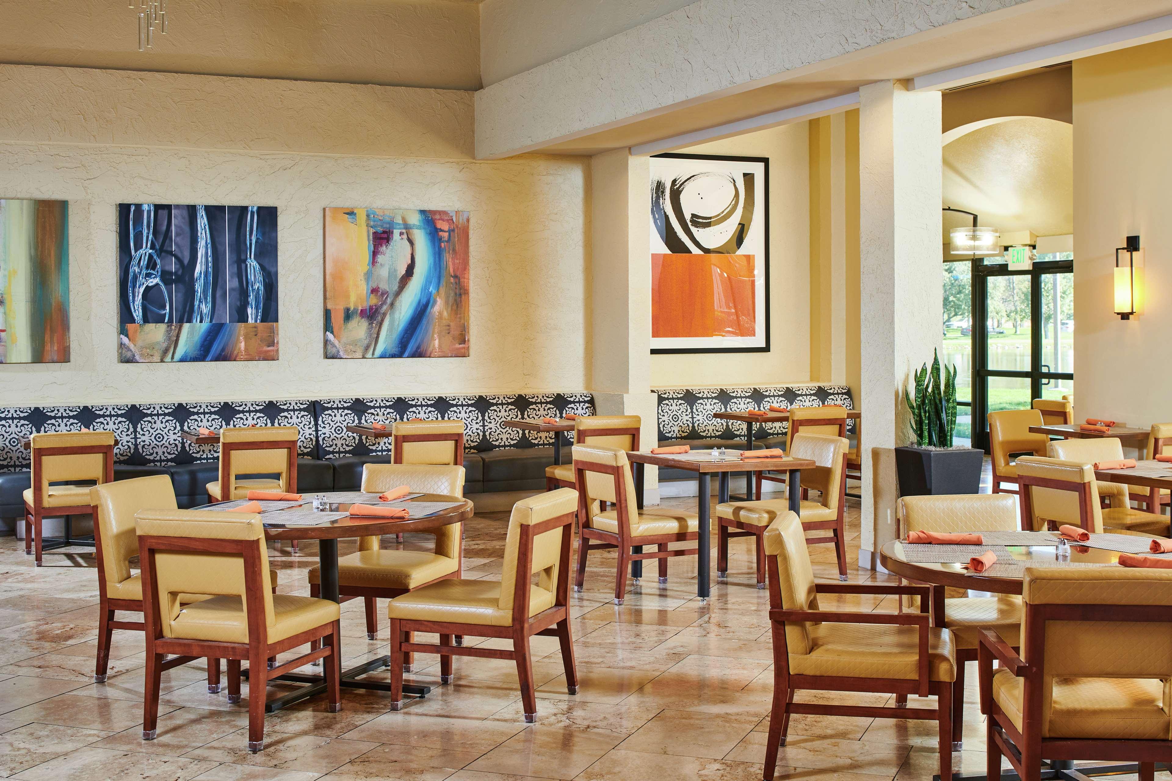 Doubletree By Hilton Hotel Salt Lake City Airport Экстерьер фото