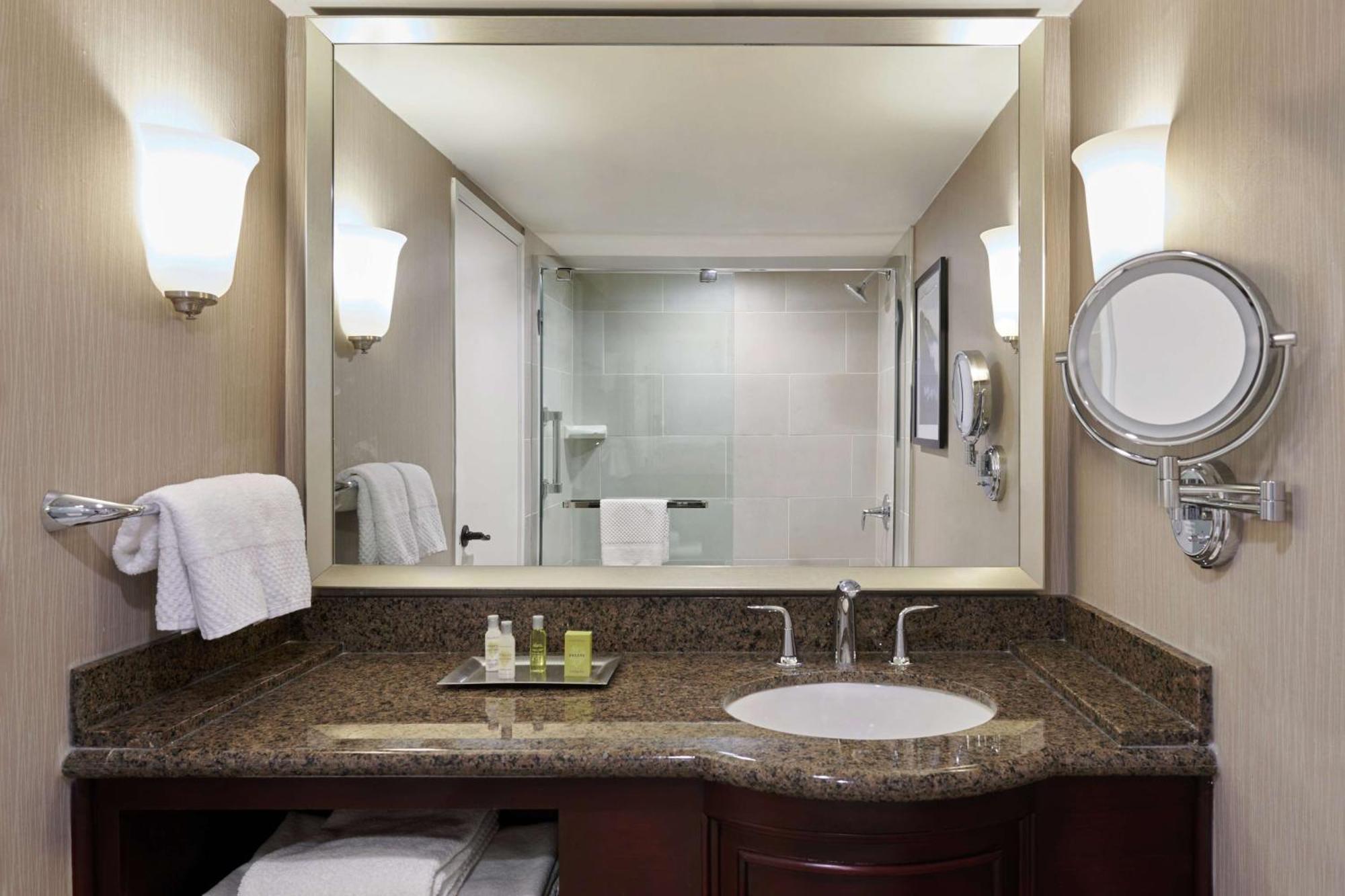 Doubletree By Hilton Hotel Salt Lake City Airport Экстерьер фото