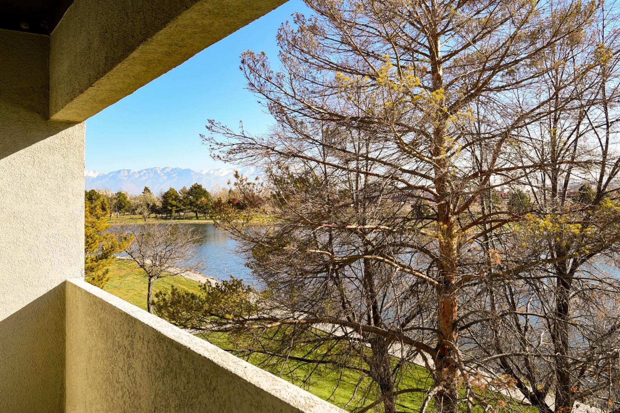 Doubletree By Hilton Hotel Salt Lake City Airport Экстерьер фото